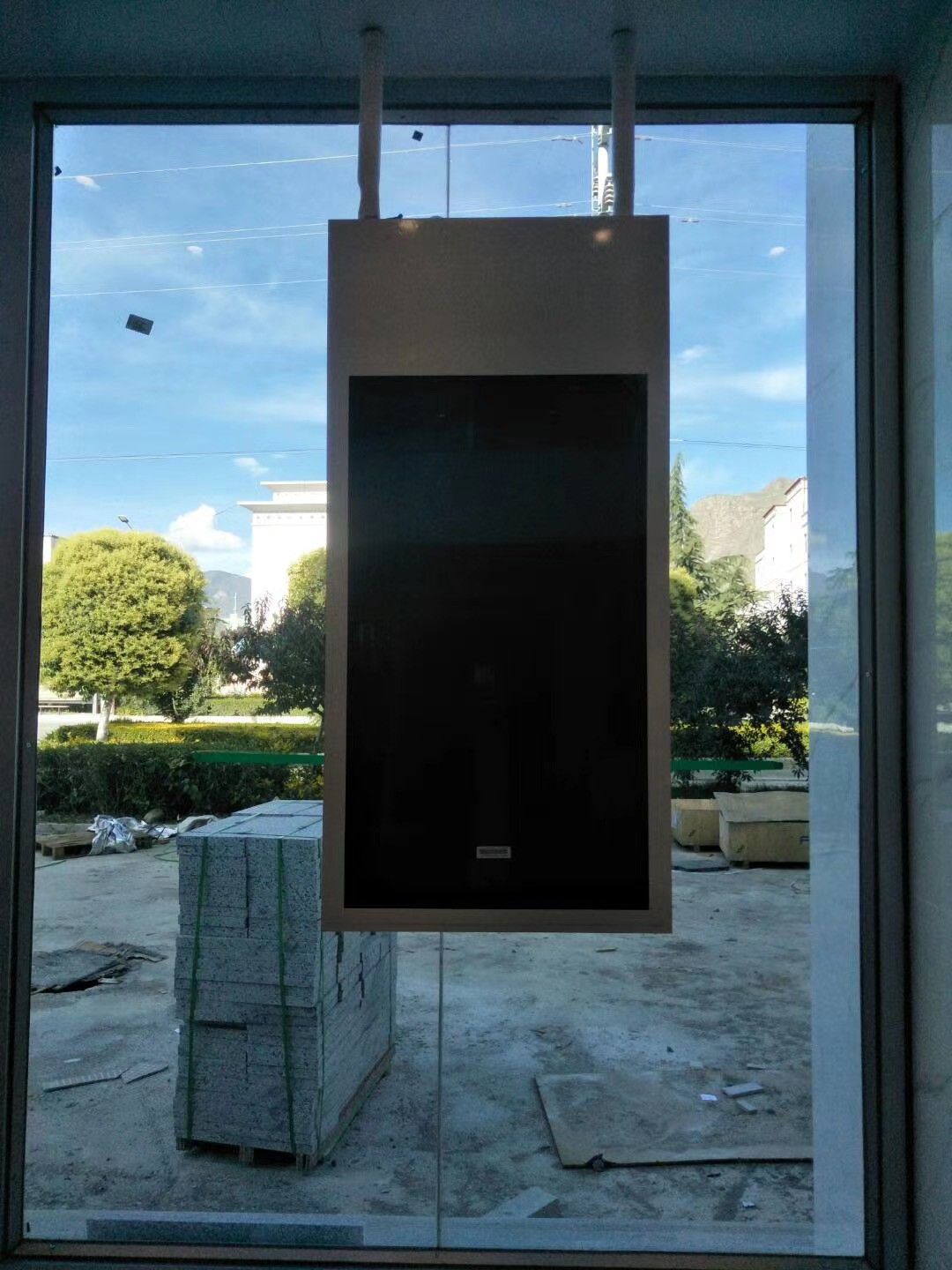 49寸双屏吊挂广告机